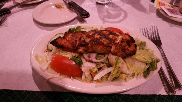 Grilled salmon salad