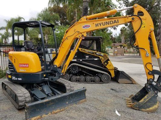 Hyundai R35 Excavator