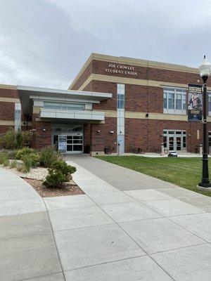 Side entrance to third floor