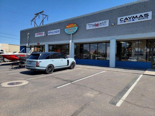 Complete Marine Yamaha-Bayliner-Vexus-Caymas dealer located by Phoenix sky harbor on 46th Street and University in Phoenix, Az