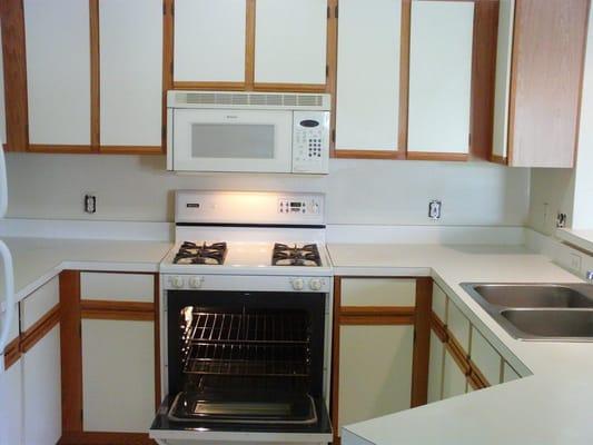 Final product of our team cleaning a Kitchen of one of our clients.