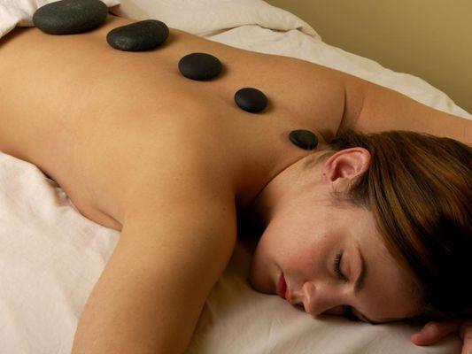 Best Hot stones massage help you relax