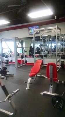 Free weights, Power rack, Smith machine....