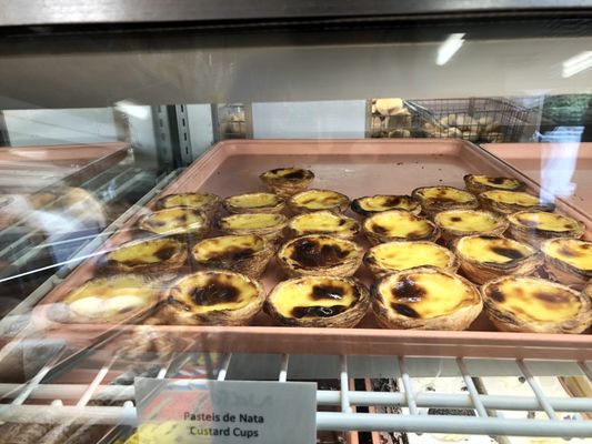 Pastels de nata are so delicious!