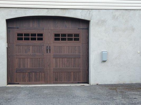 Dark Oak Stamped Carriage