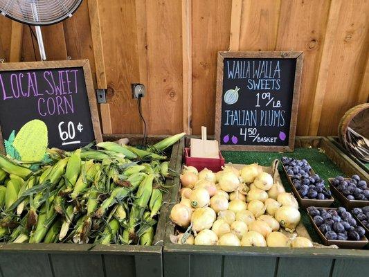 Produce stand