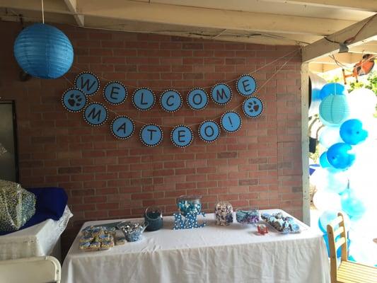 Had this banner and stickers made here to decorate the candy table at my friend's babyshower.