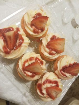 Ordered a dozen of these Strawberries Cupcakes for Thanksgiving dessert-lol. Delicious!