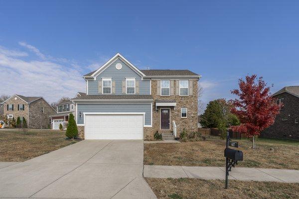 LEASED - 447 Goodman Dr, Gallatin.  Property For Lease - Community Pool    3 Bed / 2.5 Ba