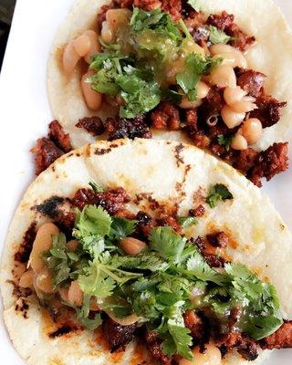 Tacos de longaniza con frijoles... and no onion‼ (Per my request)