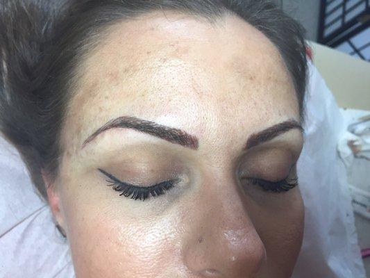 EyeBrow Microblading