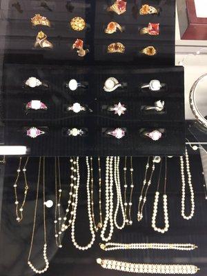 Beautiful jewelry options. If you don't see what you want ask the team. They might have it at another store!