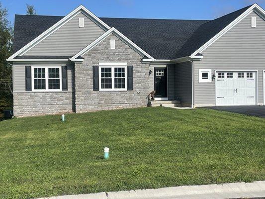 New homeowner decided to upgrade from the builder grade windows that came with the purchase of the new home to our Keystone Windows.