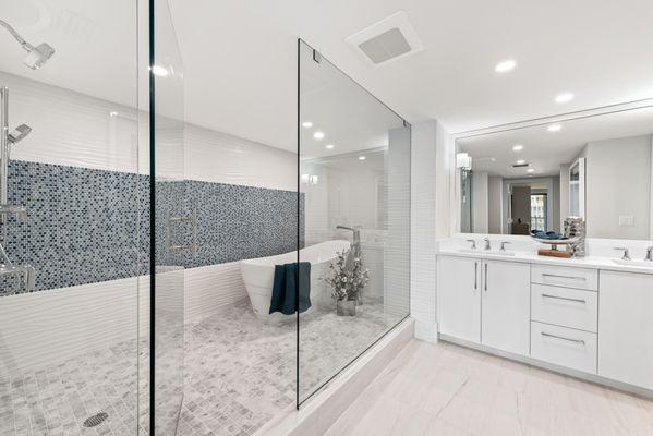 Park shore High rise master bath with wet room