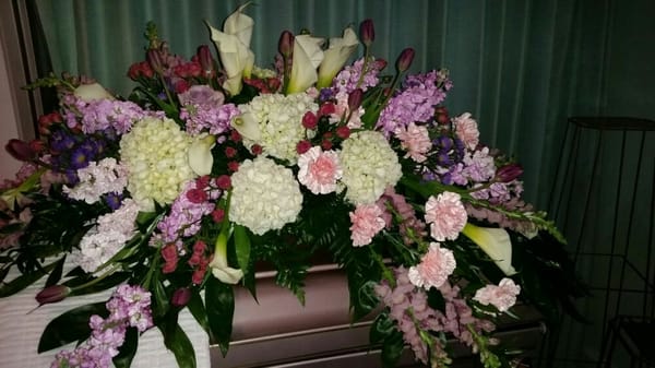 Carriage House Gifts & Flowers