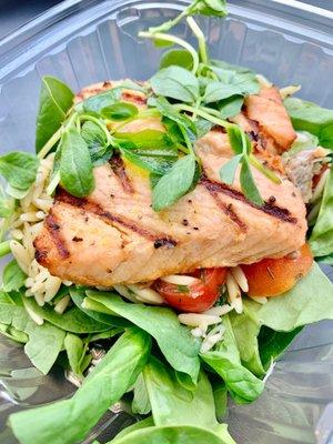 Oven roasted salmon salad