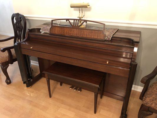 1948 piano looks as new by Frank