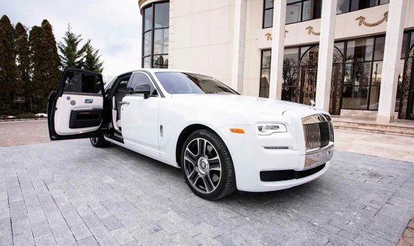 This Rolls Royce Ghost can be yours if you choose to reserve with NYC Party Bus. Luxury is at the tip of your fingers.