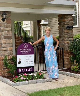 Anne Brewer -  Berkshire Hathaway HomeServices RW Towne Realty