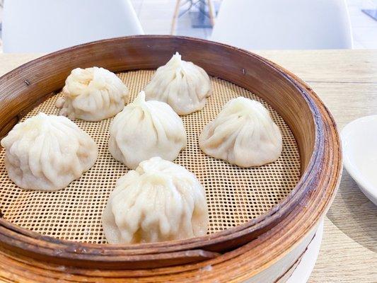 Juicy Steamed Dumplings (DELICIOUS & definitely JUICY!)