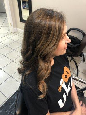 Beautiful highlights to brighten around the face