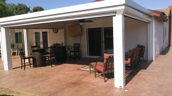 Liferoom Patio Cover with motorized Privacy Screens