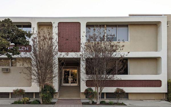 Very cool façade with extruded features w/ rounded corners