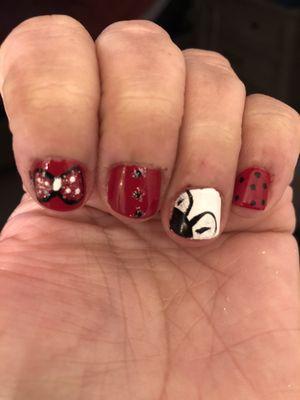 Disney Minnie manicure