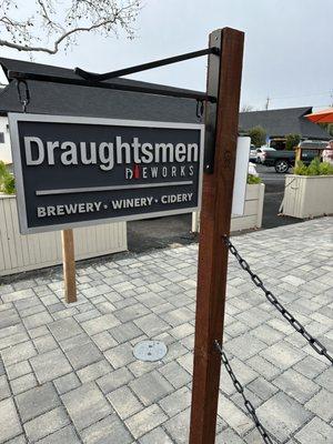 Draughtsmen Aleworks entrance & sign