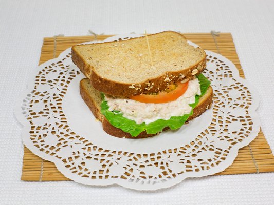 Wheat bread with Tuna salad