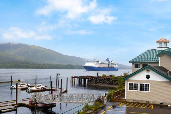 The Ketch Inn &  Marina with Cruise Ship salmon and halibut fully guided fishing excursions