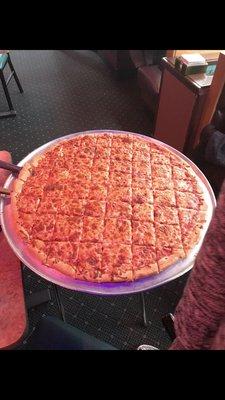 26 inch thin crust cheese