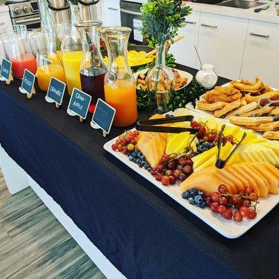 Brunch Buffet Chef Experience

Full Brunch Menu available!
*Chicken & Waffles
*Shrimp & Grits
*Mimosa Bar
*Fresh Seasonal Fruit
And More!