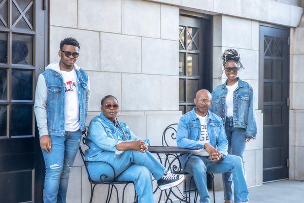 Family photo session in downtown Atlanta