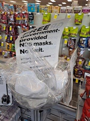 Free mask no limit while supplies last. Covid still our here in these streets...#ijs