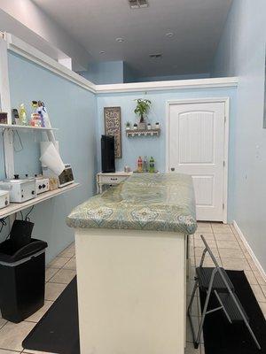 The waxing room (see the vodka in the back? Super nice touch! )