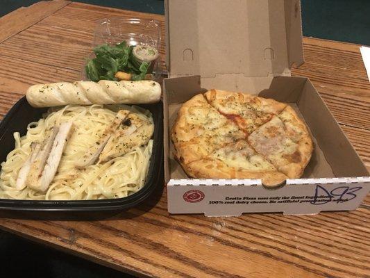 Judge that whole crappy $25.00 order by the size that of the breadstick, which is about "6 long.