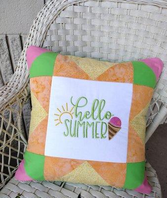 Pillow of the Month Class at Rachel Ann Quilts in Little Chute, WI