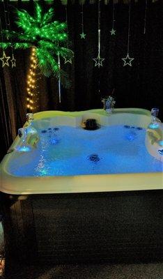 Cove Hot Tub