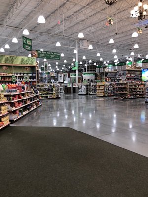 Large and clean aisles