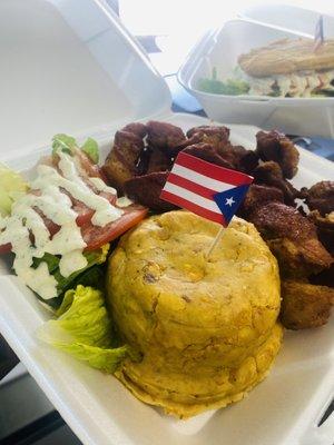 MOFONGO CON CARNE FRITA