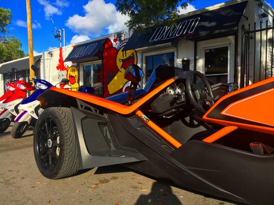 Available Rent a Slingshot 3 Wheeler in Miami