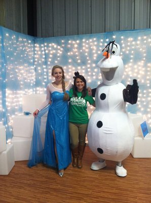 Dot Your Face Entertainment 
Frozen at Amazement Square
Children's Museum Lynchburg, VA
Olaf ELSA and Frances Claire
2015 Winter