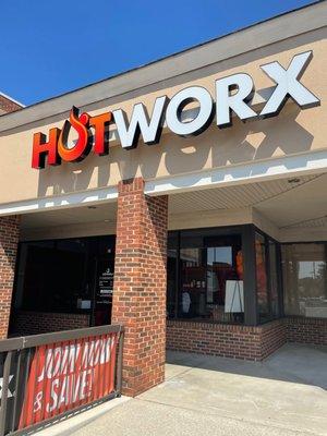 HOTWORX Entrance in The Village on Whitesburg Shopping Center