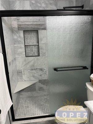 Shower door and niche