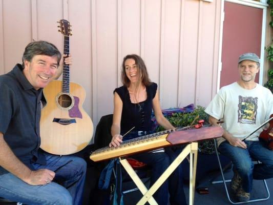 The Crooked Road Céilí Band Irish music for farmers markets, wedding anniversaries, engagement and birthday parties!