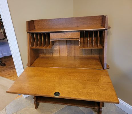 Eddie's & Son Furniture Refinishing