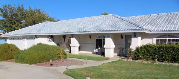 Breathtaking Home in Hesperia with 3000 sq ft workshop, pool, playhouse, built-in bbq & more! $384,900