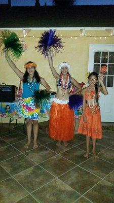 AlohaIslander girls after performance