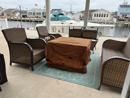 Setup of an outdoor patio set after the unload